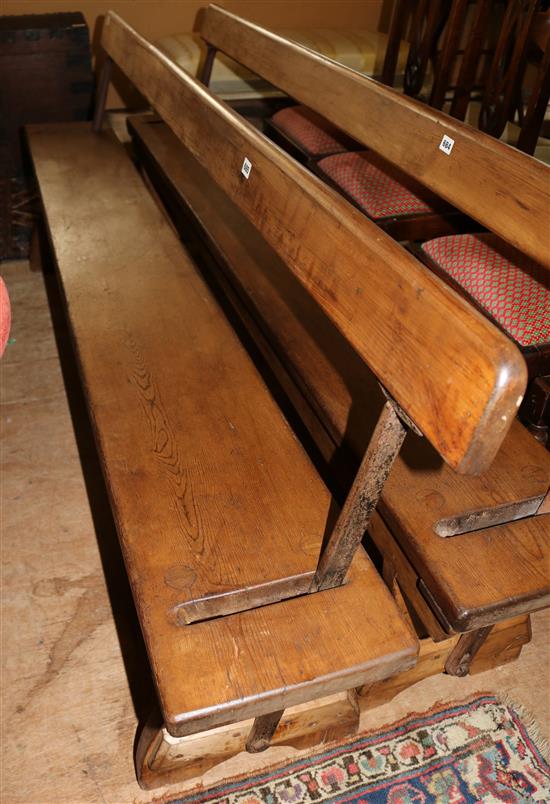 Reversible choir pew